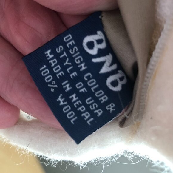 BNB Boiled Wool Kitten Zip Crossbody Bag - Handmade in Nepal - Picture 3 of 5